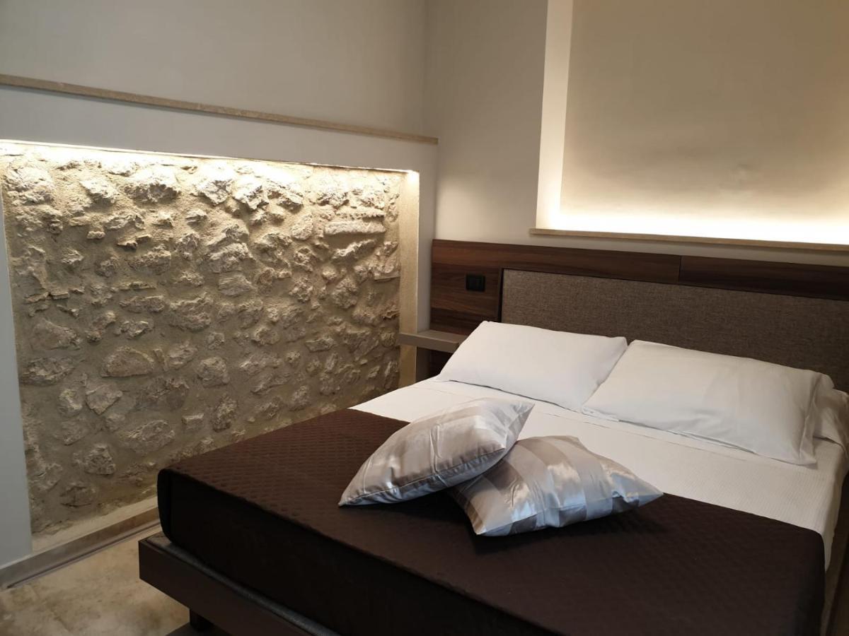 Отель Destasu' Bed And Wellness Кастель-дель-Монте Экстерьер фото
