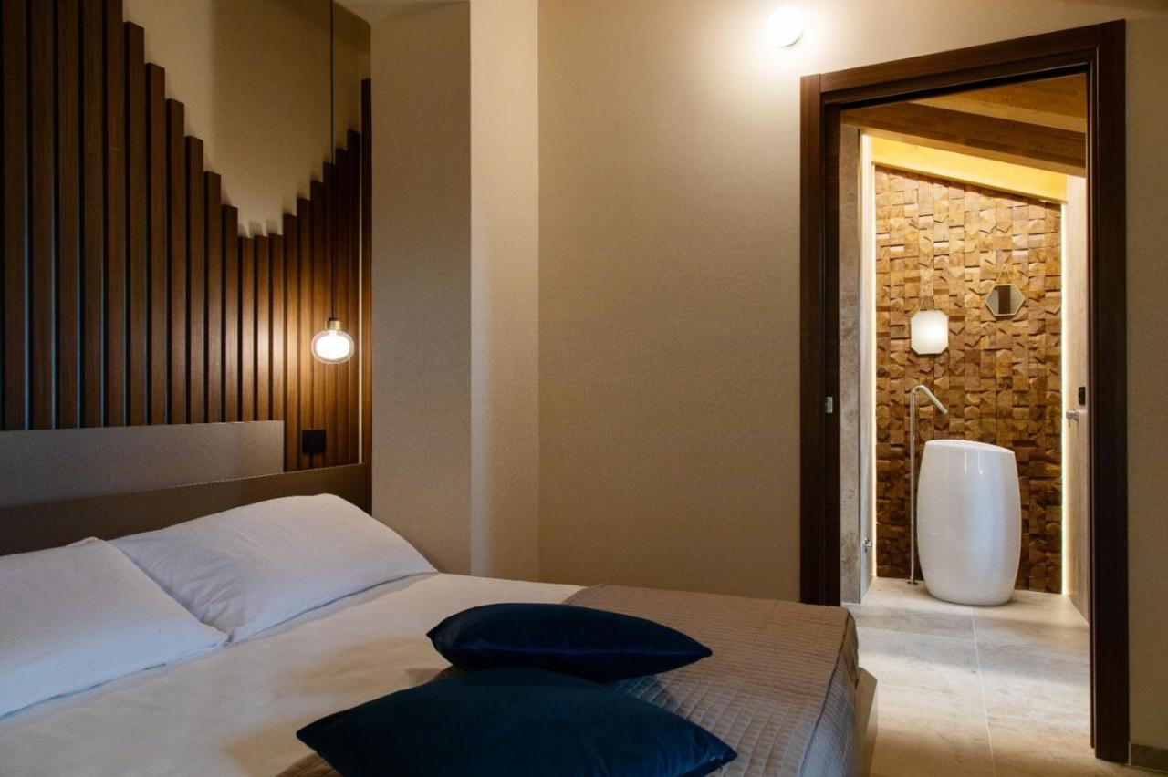 Отель Destasu' Bed And Wellness Кастель-дель-Монте Экстерьер фото