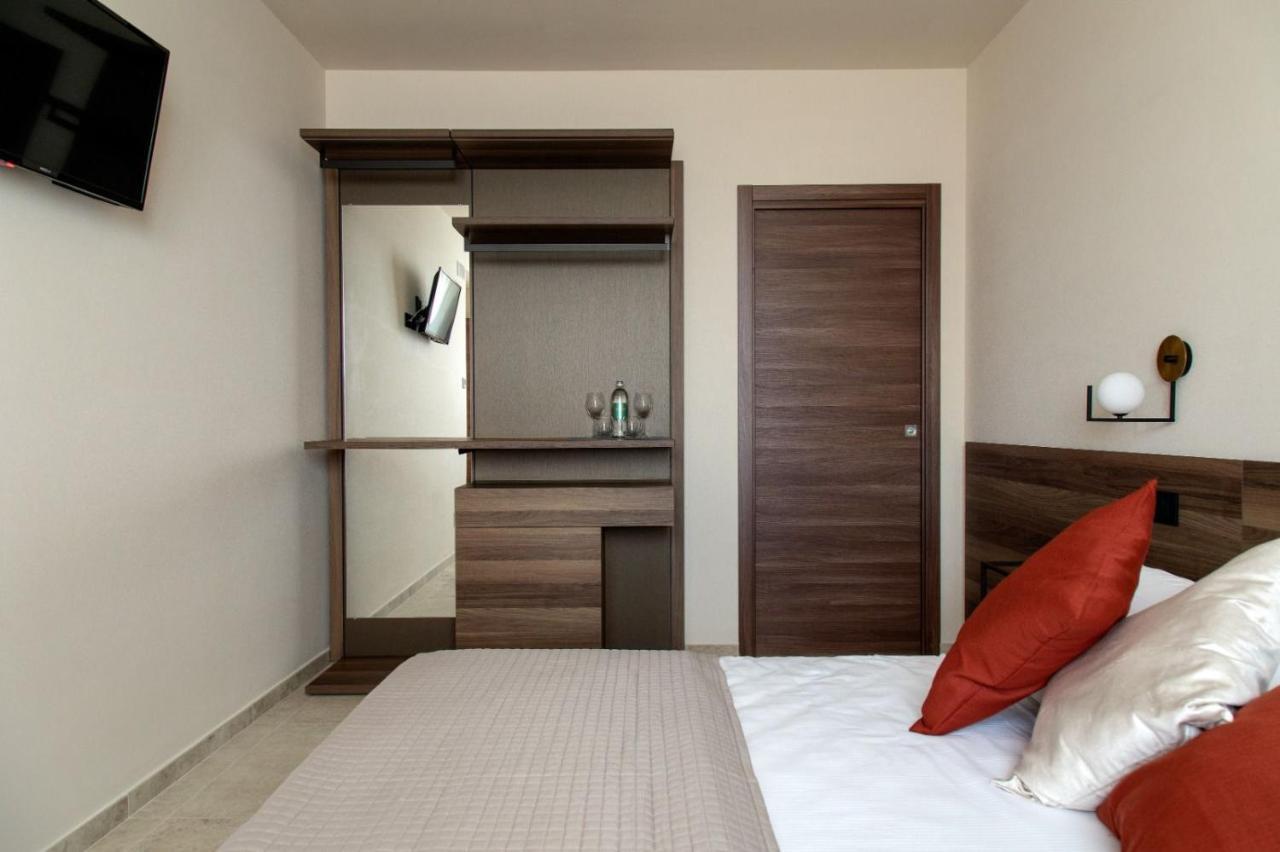 Отель Destasu' Bed And Wellness Кастель-дель-Монте Экстерьер фото