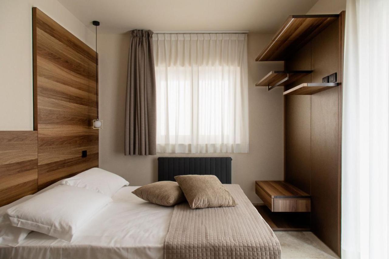 Отель Destasu' Bed And Wellness Кастель-дель-Монте Экстерьер фото